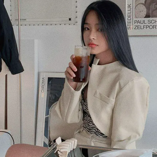 รูปภาพหน้าปกบทความ:ลดชากาแฟ มันก็ดีนะ! 8 ข้อดีเมื่อ 'หยุดดื่มคาเฟอีน (Caffeine-Free)' สุขภาพดี หน้าเด็กกว่าเดิม (♥ω♥ ) ~♪