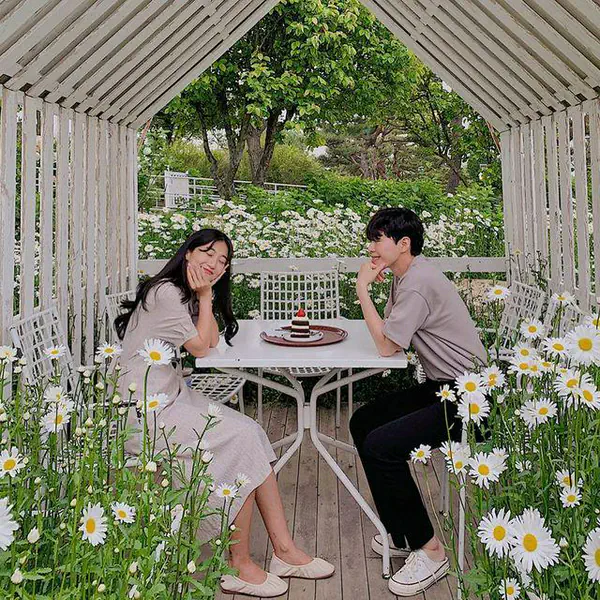 รูปภาพหน้าปกบทความ:#ก็อยากจะรักทำไมต้องปิด! 7 สัญญาณบอกว่า รักครั้งนี้ 'ควรเปิดตัวแบบ Official' เสียที ( ˘⌣˘)♡(˘⌣˘ )