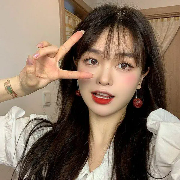 รูปภาพหน้าปกบทความ:มือใหม่หัดแต่งหน้า ไม่ต้องกลัวพลาด! สอนแต่งหน้าด้วย 7 ขั้นตอนง่ายๆ ให้ฟินิชลุคสุดปัง 📌