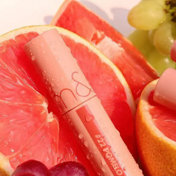รูปภาพหน้าปกบทความ:งานตำต้องมาแล้วป้ะ! ทินท์เนื้อฉ่ำสุดฮอต 'Rom&nd Juicy Lasting Tint' เฉดสีใหม่ 2021 สวยสดใส กดไลก์รัวๆ เลย!
