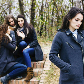 รูปภาพหน้าปกบทความ:7 วิธีอยู่กับเพื่อน "เรียกร้องความสนใจ" อย่างสันติ