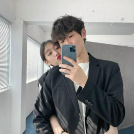 รูปภาพหน้าปกบทความ:ให้พูดตรงๆ มันก็เขิน >//< แชร์ 7 วิธี " แสดงความรัก " แบบไม่ต้องบอกรัก ช่วยเติมความหวานให้ชีวิตรักชื่นมื่น