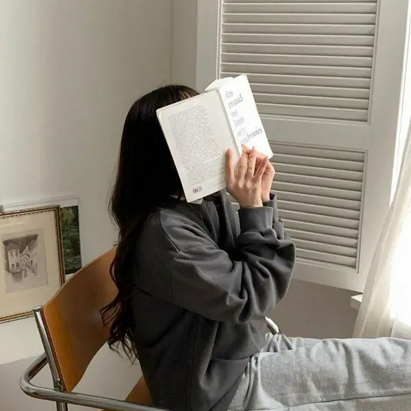 รูปภาพหน้าปกบทความ:เผลอแป๊บเดียวก็ลืมแล้ว! แชร์ 7 เคล็ดลับอ่านหนังสือให้ “ จำแม่น ” ช่วยกระตุ้นความจำ อ่านแล้วเข้าใจมากขึ้น 📖