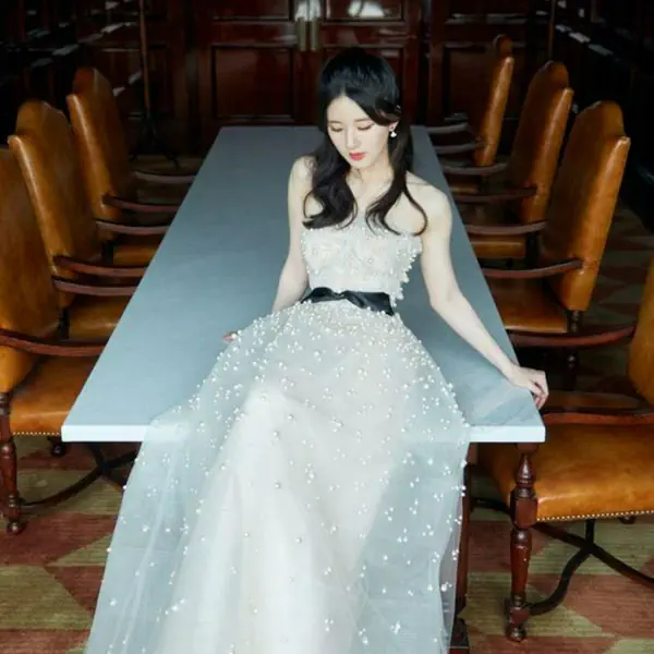 รูปภาพหน้าปกบทความ:ปังทุกงาน! รวม 25 ไอเดีย 'ชุดราตรียาว' ใส่ได้ทุกงาน อลังการไม่แพ้เจ้าภาพ 👗