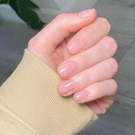 รูปภาพหน้าปกบทความ:เช็กความพังกันหน่อย ! ส่อง 7 สาเหตุที่ทำให้เล็บของเรา " เปราะบางและฉีกง่าย "