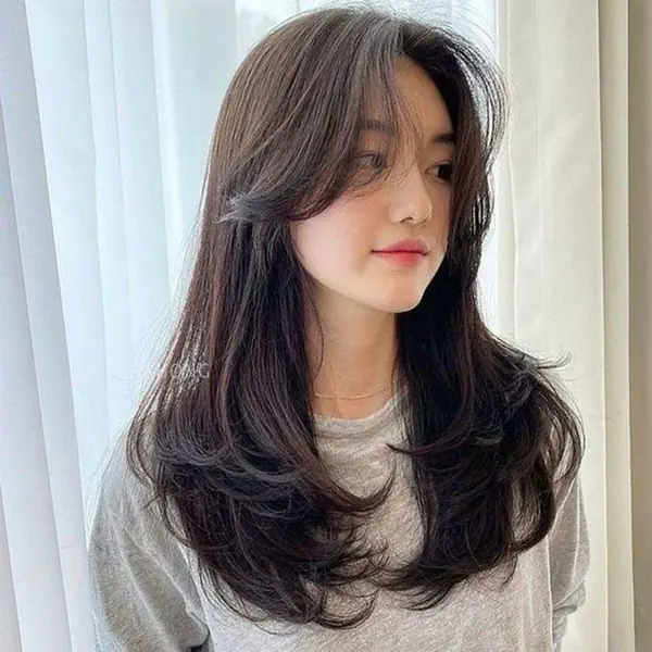 รูปภาพหน้าปกบทความ:เป๊ะไม่มีโป๊ะ! HOWTO เซตผม ' หน้าม้า ' ให้สวยปังเหมือนสาวเกาหลี ✂🇰🇷