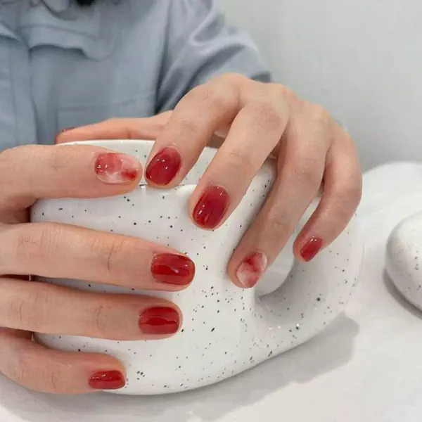 รูปภาพหน้าปกบทความ:สวยยาว ๆ ไปค่ะ! 💅 บอกต่อ 7 ทริคทำยังไงให้ " เล็บเจล " อยู่กับเราได้นาน ๆ ไม่หลุดลอกง่าย