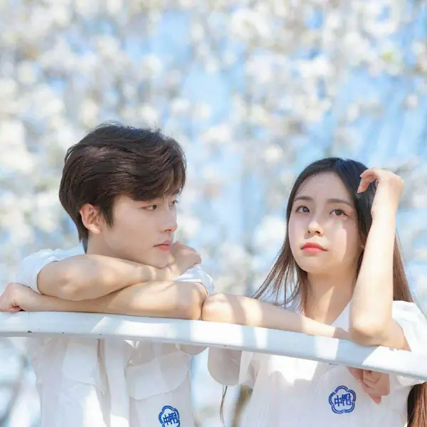 รูปภาพหน้าปกบทความ:ได้คุยกับ “ คนที่ชอบครั้งแรก ” คุยอะไรดี!! 8 ไอเดียเรื่องชวนคุยให้สนิทกันเร็วแบบไม่อึดอัด 🥰💘