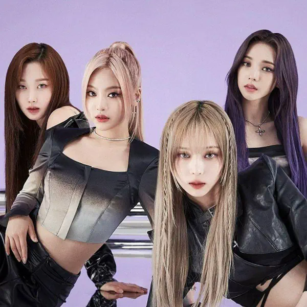 รูปภาพหน้าปกบทความ:วัยรุ่นกวังยามาทางนี้! 👾 ชวนรู้จัก 4 สาว " aespa " ผู้ฆ่างูดำ พร้อมอธิบายคำศัพท์จากโลก SMCU