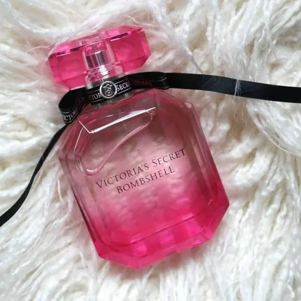 รูปภาพหน้าปกบทความ:10 น้ำหอม Victoria's Secret ยอดฮิต หนุ่ม ๆ หลงใหลแน่นอน