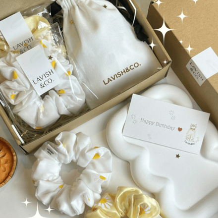 รูปภาพสินค้า:Lavish Scrunchies Box Set