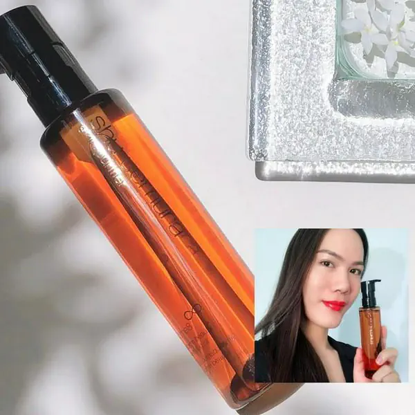 รูปภาพหน้าปกบทความ:ขุ่นพระ!! ขอยืนยันว่าใช้ Cleansing Oil ของ Shu Uemura Ultime 8 ผิวเนียนละเอียด สิวอุดตันไม่มี จากใจคนผิวมันเป็นสิวง่าย