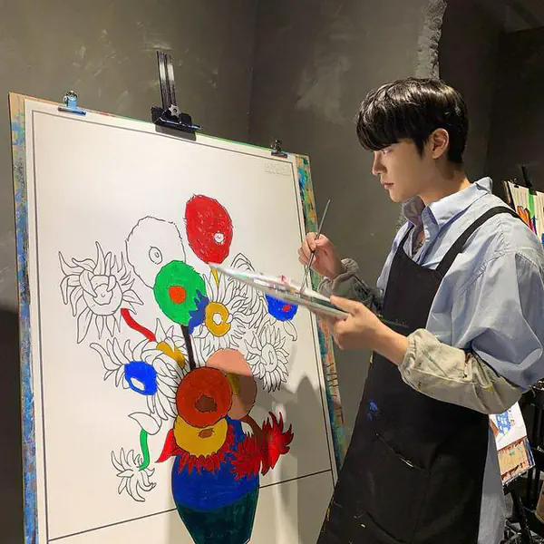 รูปภาพหน้าปกบทความ:ลองคบแล้วจะติดใจ! 7 เหตุผลที่สาวๆ ควรเดทกับ 'หนุ่มสายอาร์ต' ติสท์ๆ หัวครีเอท #ไอต้าวความรัก ❤